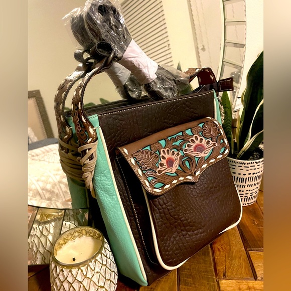 Ariat Bags Nwt Ariat Tooled Leather Crossbody Poshmark